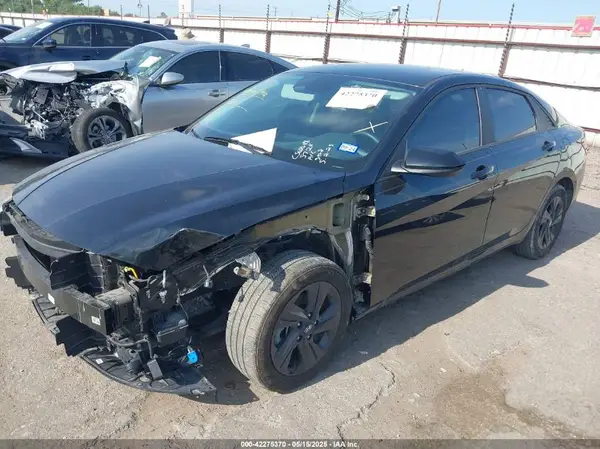 KMHLM4AG5PU625724 2023 HYUNDAI ELANTRA - Image 2