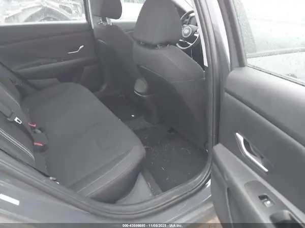 KMHLM4AG5PU633175 2023 HYUNDAI ELANTRA - Image 8