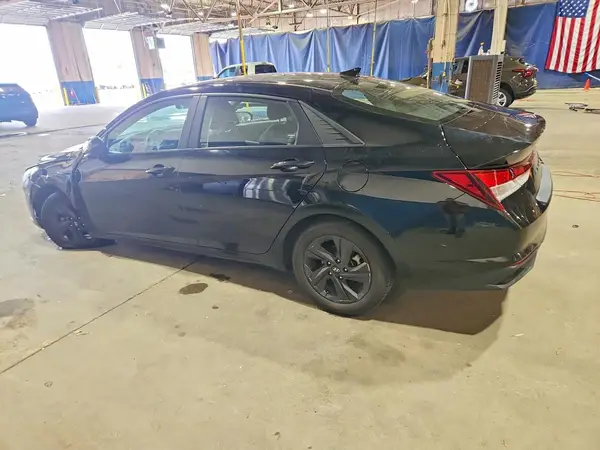 KMHLM4AG6MU121565 2021 HYUNDAI ELANTRA - Image 2