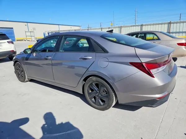 KMHLM4AG6MU123641 2021 HYUNDAI ELANTRA - Image 2