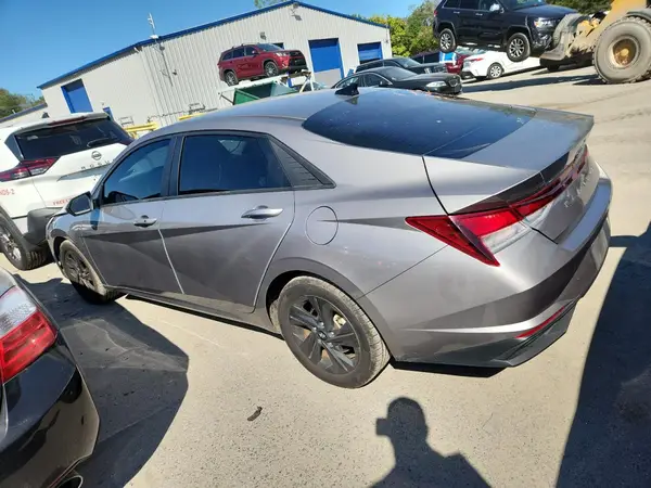 KMHLM4AG6MU126488 2021 HYUNDAI ELANTRA - Image 2
