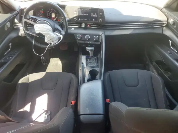 KMHLM4AG6MU133070 2021 HYUNDAI ELANTRA - Image 8