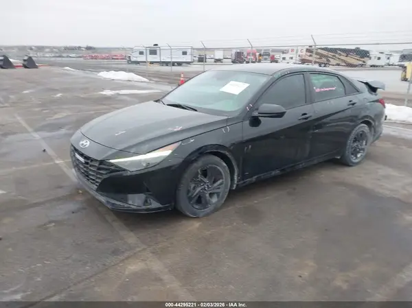 KMHLM4AG6MU141864 2021 HYUNDAI ELANTRA - Image 2