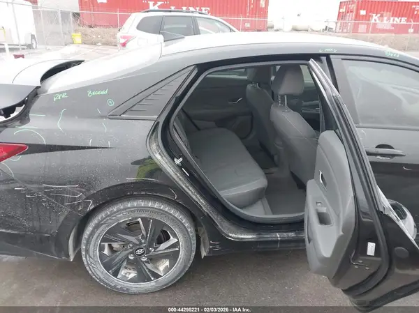 KMHLM4AG6MU141864 2021 HYUNDAI ELANTRA - Image 8