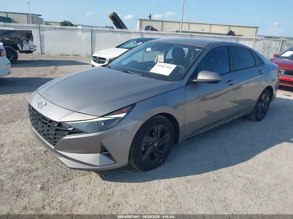 KMHLM4AG6MU173858 2021 HYUNDAI ELANTRA - Image 2