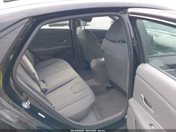 KMHLM4AG6NU272603 2022 HYUNDAI ELANTRA - Image 8