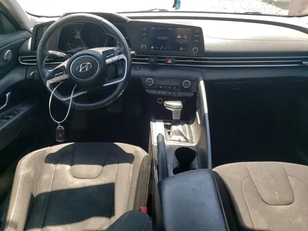 KMHLM4AG6NU284797 2022 HYUNDAI ELANTRA - Image 8