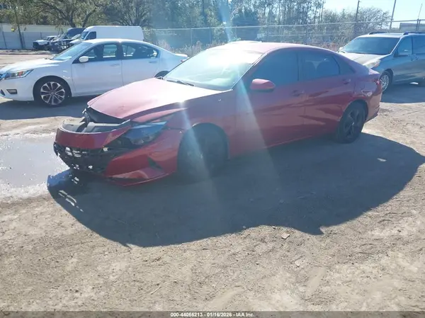 KMHLM4AG6NU305695 2022 HYUNDAI ELANTRA - Image 2