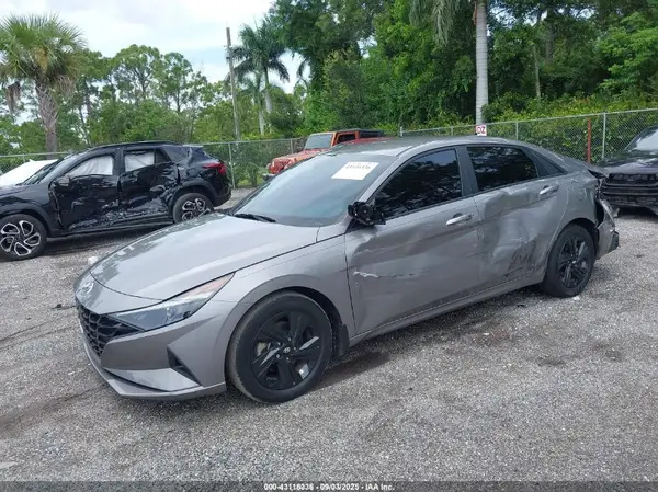 KMHLM4AG6NU312310 2022 HYUNDAI ELANTRA - Image 2