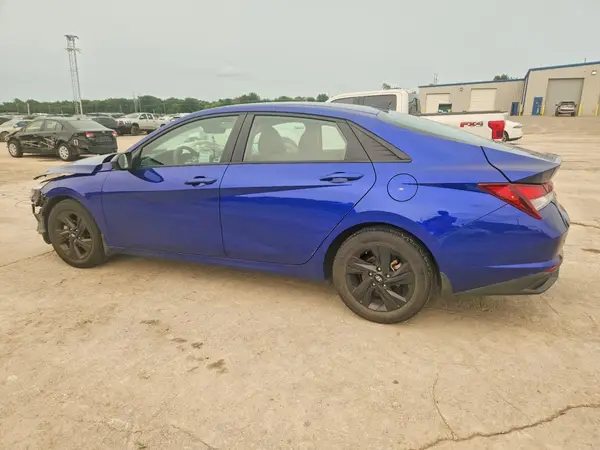 KMHLM4AG6NU313585 2022 HYUNDAI ELANTRA - Image 2