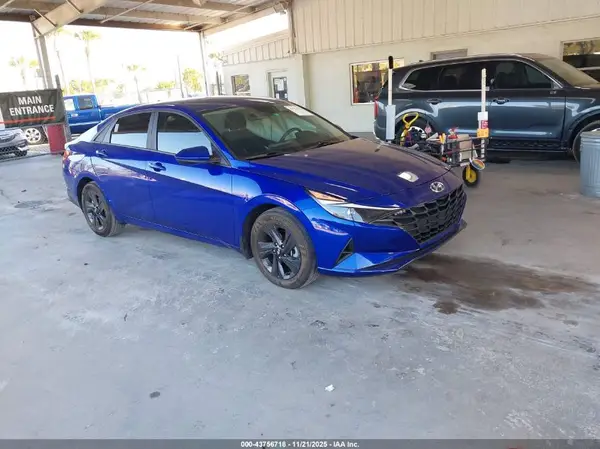 KMHLM4AG6NU328667 2022 HYUNDAI ELANTRA - Image 1