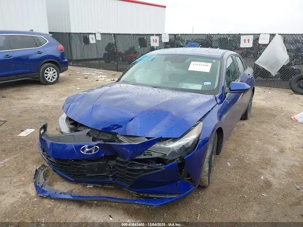 KMHLM4AG6NU331911 2022 HYUNDAI ELANTRA - Image 2
