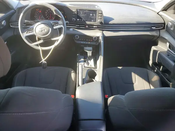 KMHLM4AG6NU353360 2022 HYUNDAI ELANTRA - Image 8