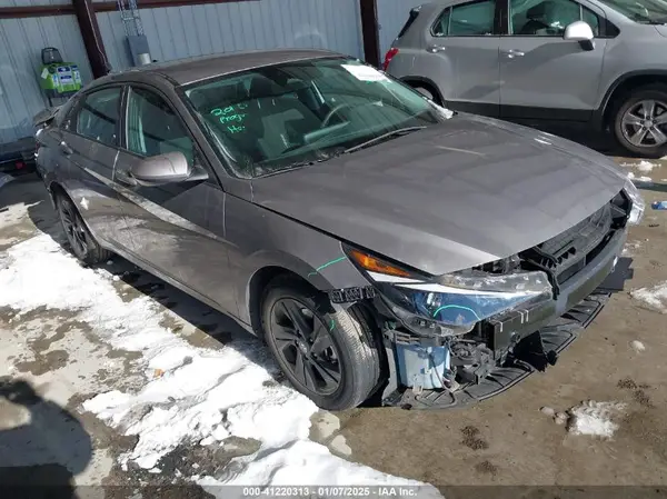 KMHLM4AG6NU355531 2022 HYUNDAI ELANTRA - Image 1