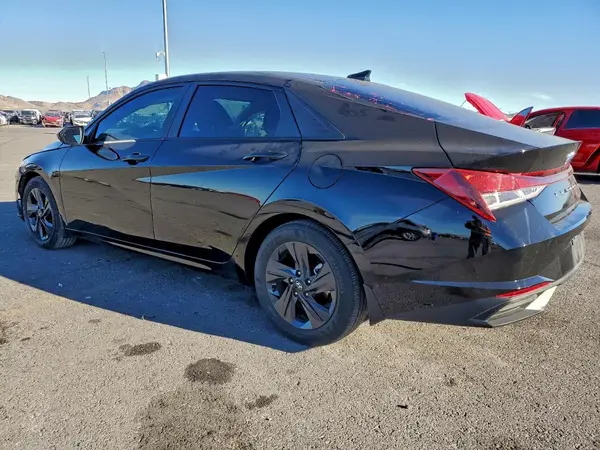 KMHLM4AG6NU365878 2022 HYUNDAI ELANTRA - Image 2