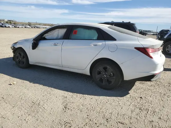 KMHLM4AG6NU366819 2022 HYUNDAI ELANTRA - Image 2