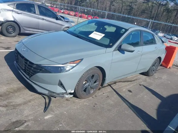 KMHLM4AG6PU373384 2023 HYUNDAI ELANTRA - Image 2