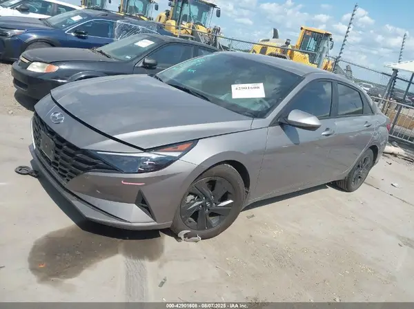 KMHLM4AG6PU384787 2023 HYUNDAI ELANTRA - Image 2