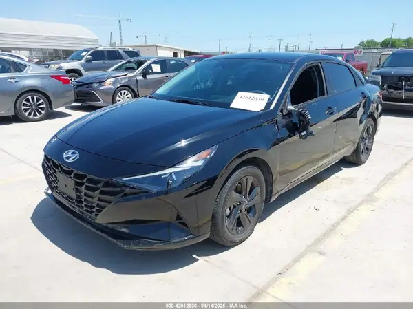 KMHLM4AG6PU384854 2023 HYUNDAI ELANTRA - Image 2