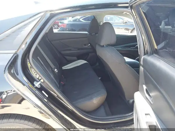 KMHLM4AG6PU384854 2023 HYUNDAI ELANTRA - Image 8