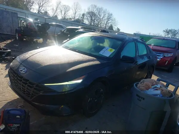 KMHLM4AG6PU395983 2023 HYUNDAI ELANTRA - Image 2