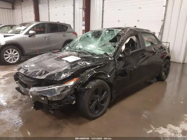 KMHLM4AG6PU424186 2023 HYUNDAI ELANTRA - Image 2