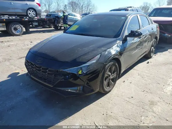 KMHLM4AG6PU426505 2023 HYUNDAI ELANTRA - Image 2