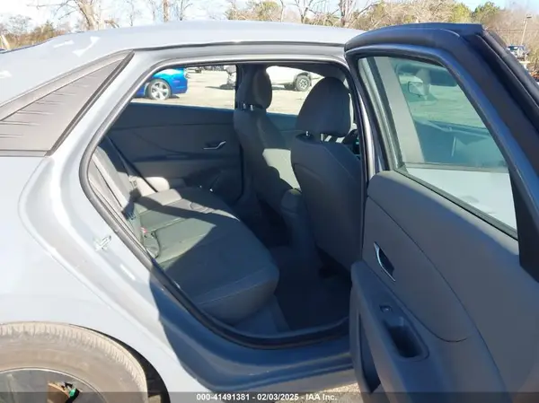 KMHLM4AG6PU444759 2023 HYUNDAI ELANTRA - Image 8