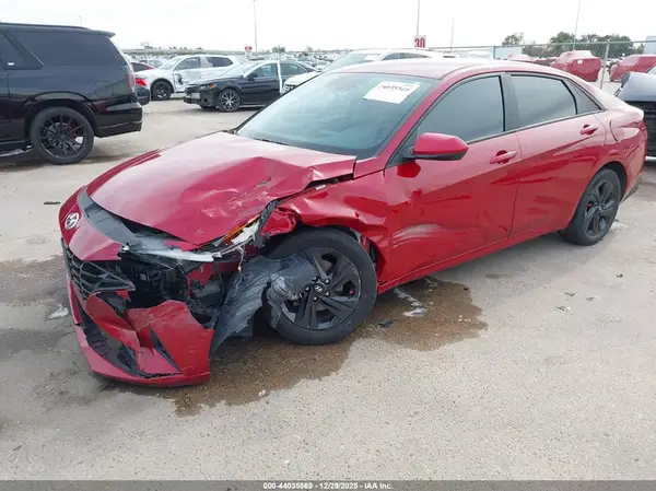 KMHLM4AG6PU449427 2023 HYUNDAI ELANTRA - Image 2