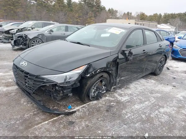 KMHLM4AG6PU452649 2023 HYUNDAI ELANTRA - Image 2