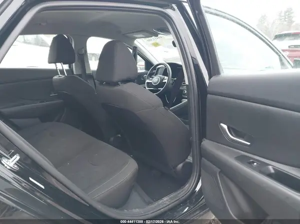 KMHLM4AG6PU452649 2023 HYUNDAI ELANTRA - Image 8