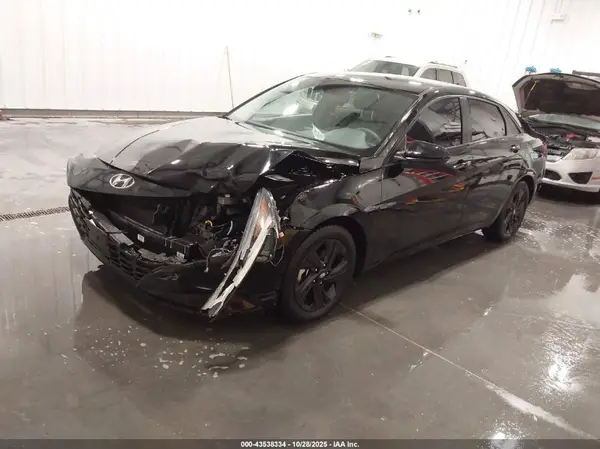 KMHLM4AG6PU529794 2023 HYUNDAI ELANTRA - Image 2