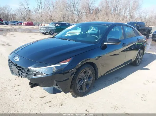 KMHLM4AG6PU538009 2023 HYUNDAI ELANTRA - Image 2