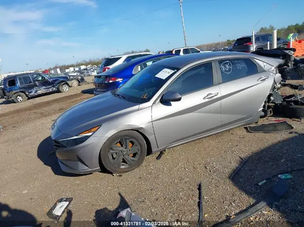 KMHLM4AG6PU545185 2023 HYUNDAI ELANTRA - Image 2