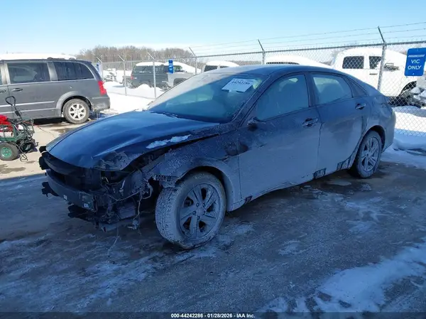 KMHLM4AG6PU549978 2023 HYUNDAI ELANTRA - Image 2