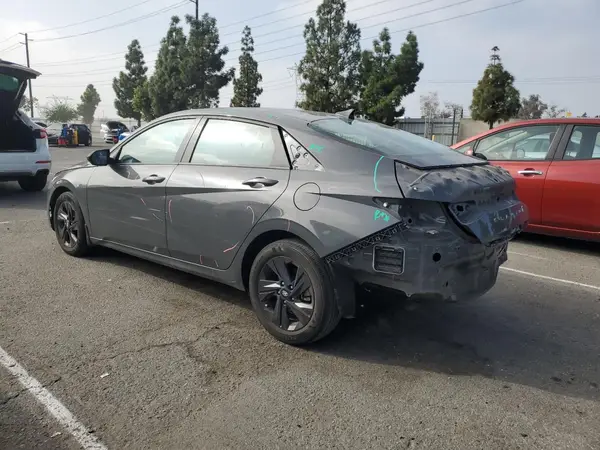 KMHLM4AG6PU575948 2023 HYUNDAI ELANTRA - Image 2