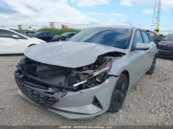 KMHLM4AG6PU578171 2023 HYUNDAI ELANTRA - Image 2