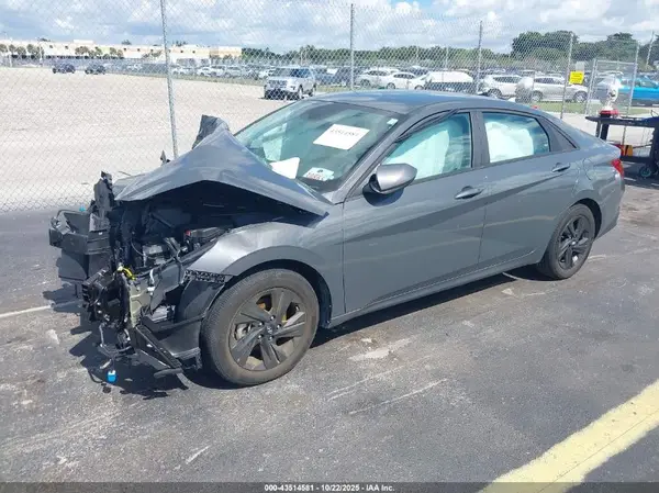 KMHLM4AG6PU583998 2023 HYUNDAI ELANTRA - Image 2