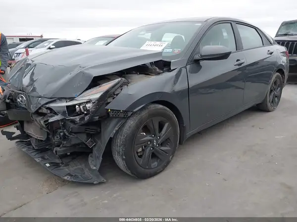 KMHLM4AG6PU603800 2023 HYUNDAI ELANTRA - Image 2