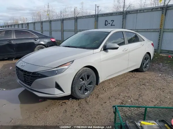 KMHLM4AG6PU623979 2023 HYUNDAI ELANTRA - Image 2