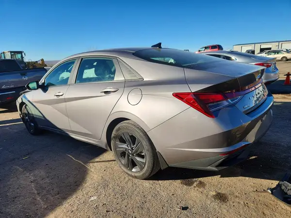 KMHLM4AG6PU627918 2023 HYUNDAI ELANTRA - Image 2