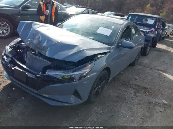 KMHLM4AG7MU066639 2021 HYUNDAI ELANTRA - Image 2