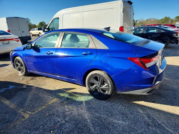 KMHLM4AG7MU068357 2021 HYUNDAI ELANTRA - Image 2