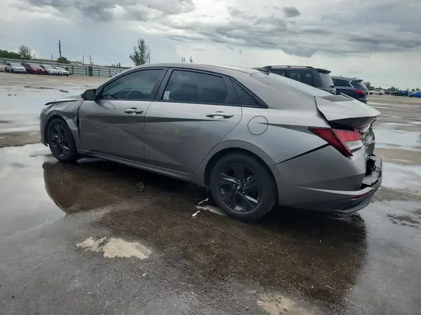 KMHLM4AG7MU068942 2021 HYUNDAI ELANTRA - Image 2