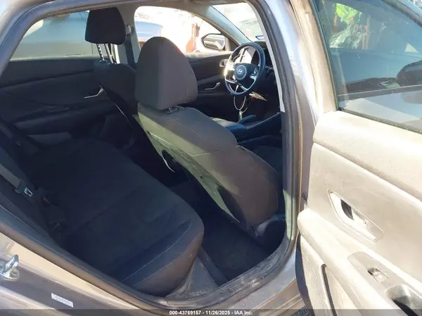 KMHLM4AG7MU069430 2021 HYUNDAI ELANTRA - Image 8