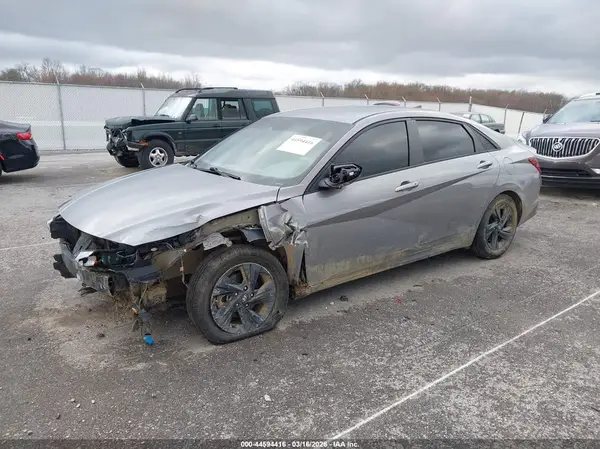 KMHLM4AG7MU071923 2021 HYUNDAI ELANTRA - Image 2
