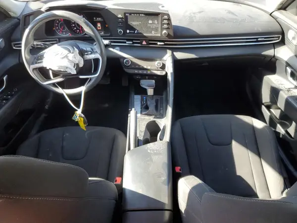 KMHLM4AG7NU240792 2022 HYUNDAI ELANTRA - Image 8