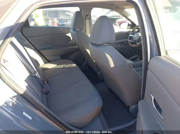 KMHLM4AG7NU241554 2022 HYUNDAI ELANTRA - Image 8