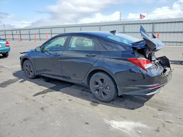 KMHLM4AG7NU245331 2022 HYUNDAI ELANTRA - Image 2