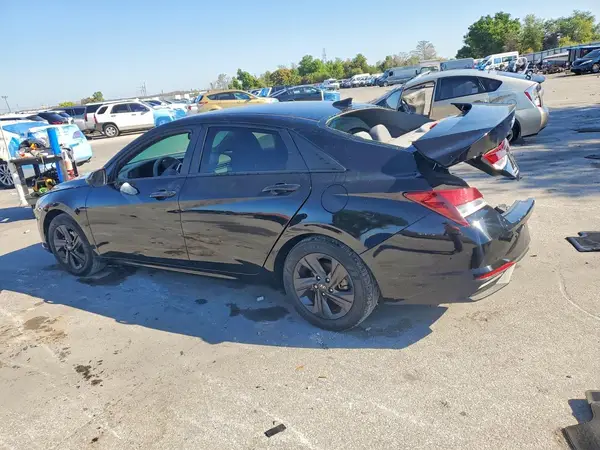 KMHLM4AG7NU246057 2022 HYUNDAI ELANTRA - Image 2